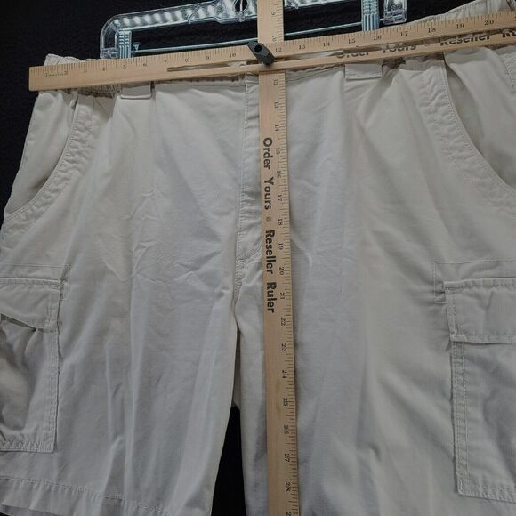 Savane Mens Cargo Shorts Beige Size 42 Cotton Blend Pockets Button Zip - Picture 3 of 12